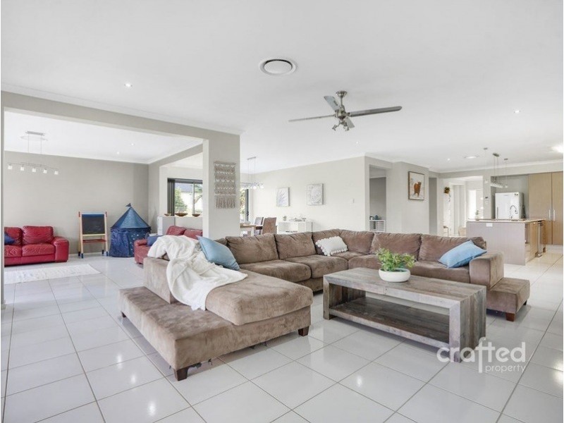 14 Border Crescent, New Beith QLD 4124