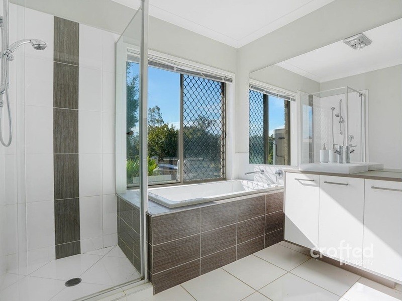 14 Border Crescent, New Beith QLD 4124