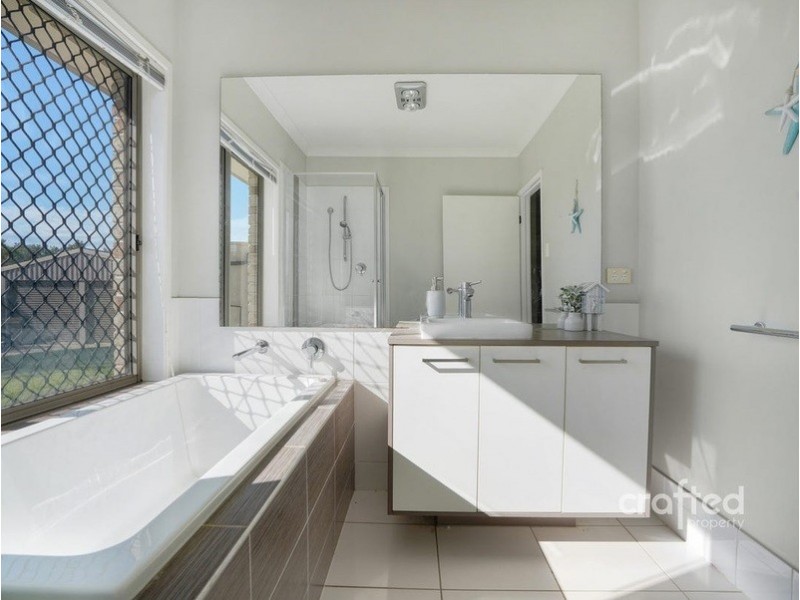 14 Border Crescent, New Beith QLD 4124