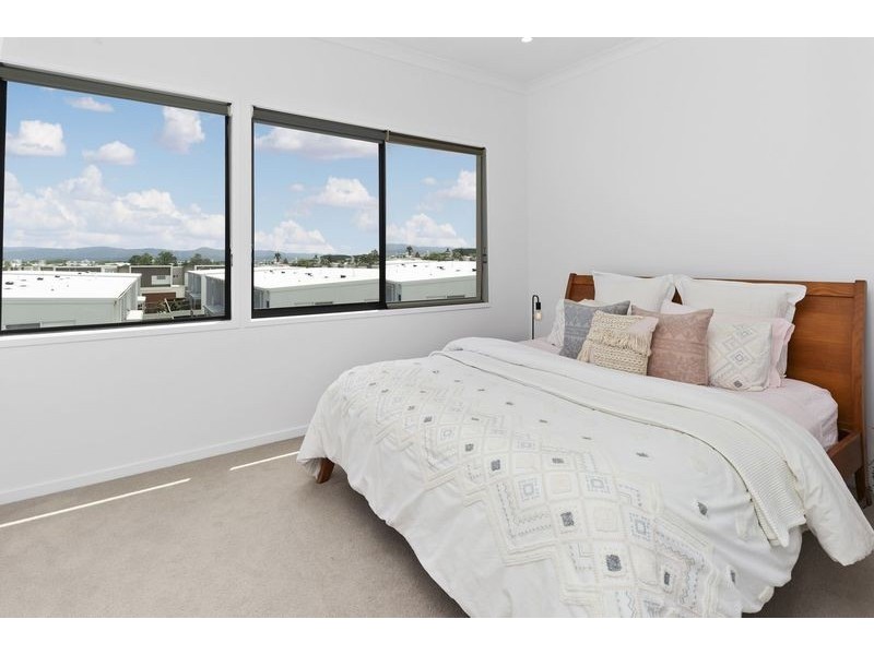 43 Park Cove Blvd, Hope Island QLD 4212