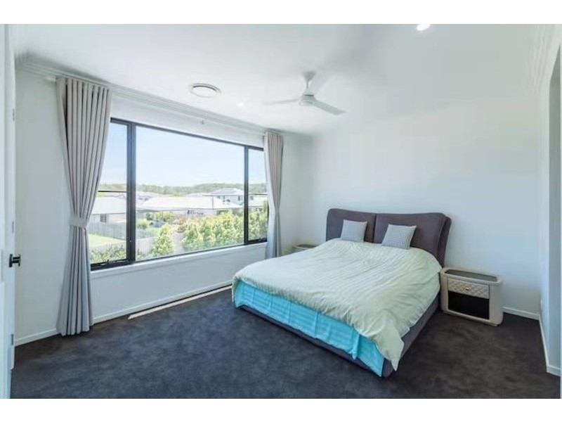 29 Santa Monica Blvd, Hope Island QLD 4212