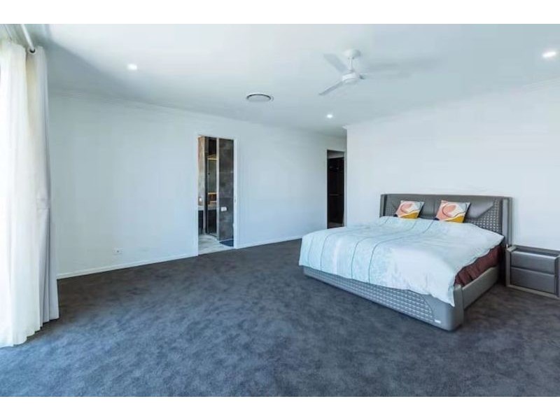 29 Santa Monica Blvd, Hope Island QLD 4212