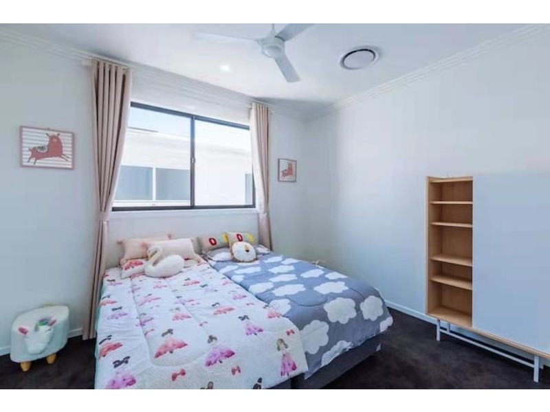 29 Santa Monica Blvd, Hope Island QLD 4212