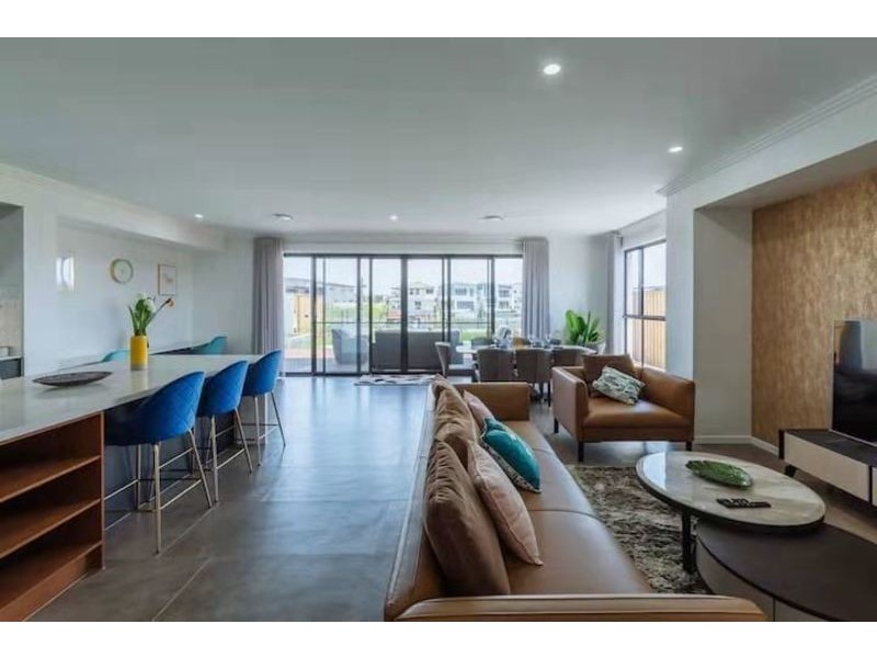 29 Santa Monica Blvd, Hope Island QLD 4212