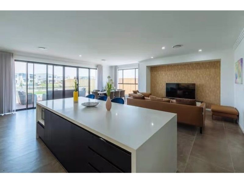 29 Santa Monica Blvd, Hope Island QLD 4212