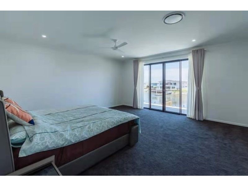 29 Santa Monica Blvd, Hope Island QLD 4212