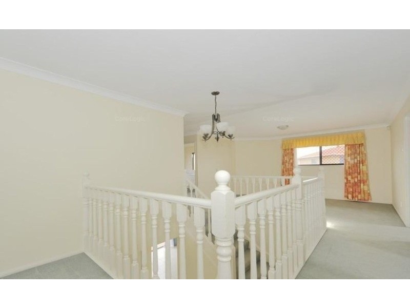 33 Silky Oak Crescent, Carindale QLD 4152