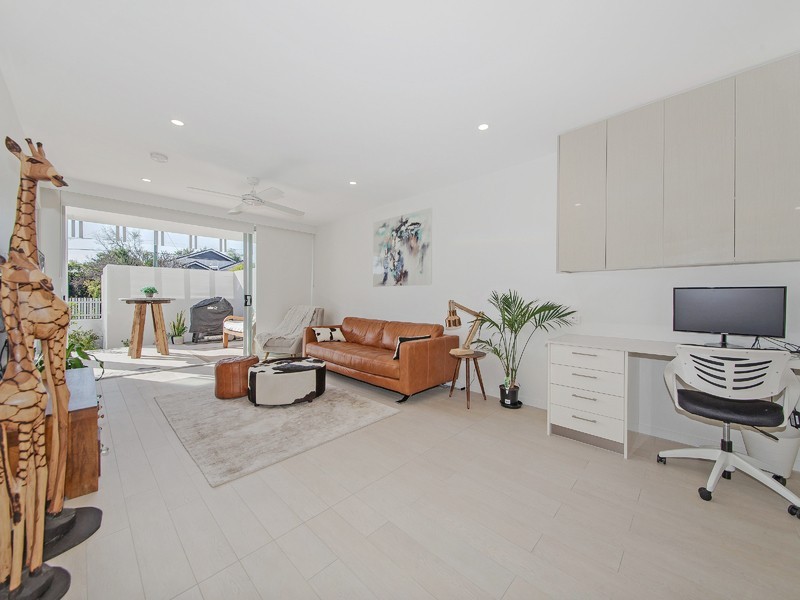 45 Shakespeare Street, Coorparoo QLD 4151