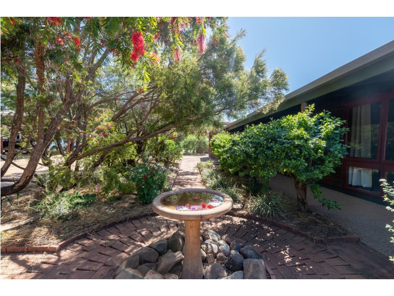 2B Andrews Rd, Emerald QLD 4720