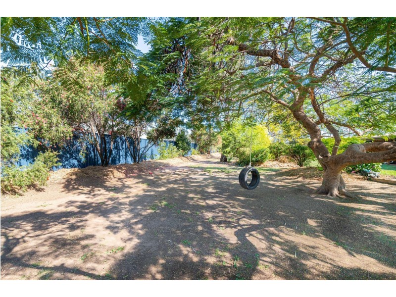 2B Andrews Rd, Emerald QLD 4720