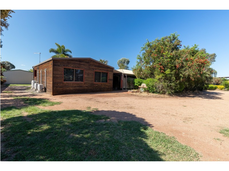 2B Andrews Rd, Emerald QLD 4720