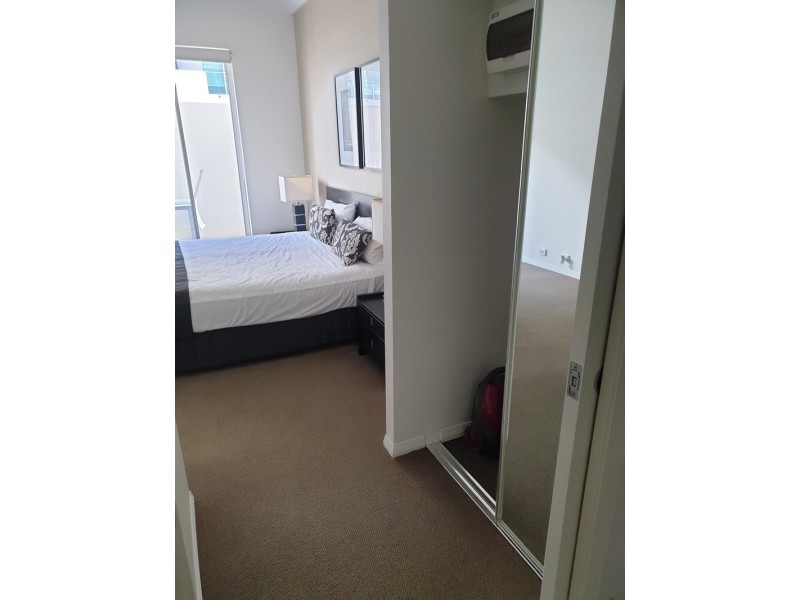 39/19 LAKE STREET, Varsity Lakes QLD 4227