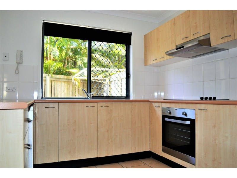 31/1-15 Santa Isobel Blvd, Pacific Pines QLD 4211