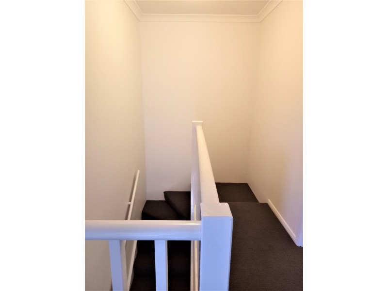 31/1-15 Santa Isobel Blvd, Pacific Pines QLD 4211