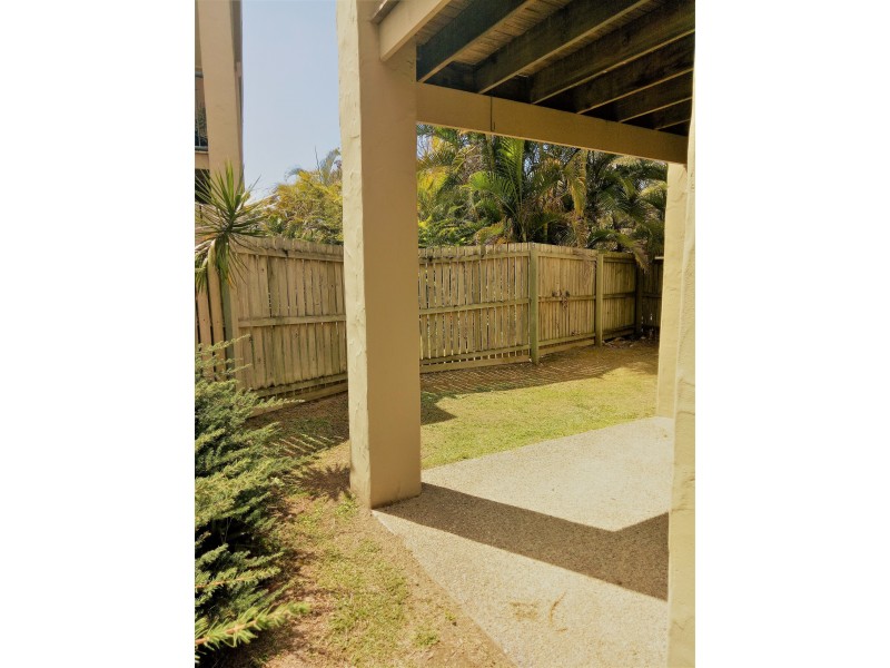 31/1-15 Santa Isobel Blvd, Pacific Pines QLD 4211