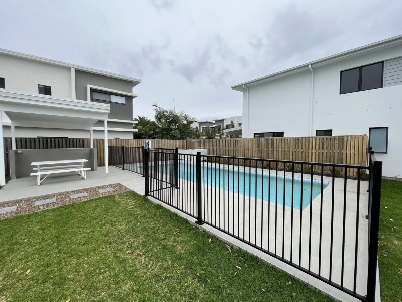 14/35 Sickle Avenue, Hope Island QLD 4212