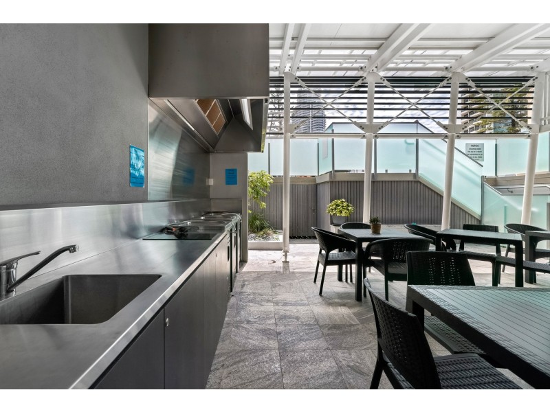 103/5 Enderley ave, Surfers Paradise QLD 4217