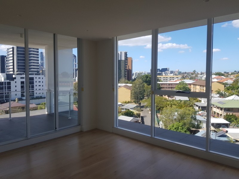 818/8 Bank Street, West End QLD 4101