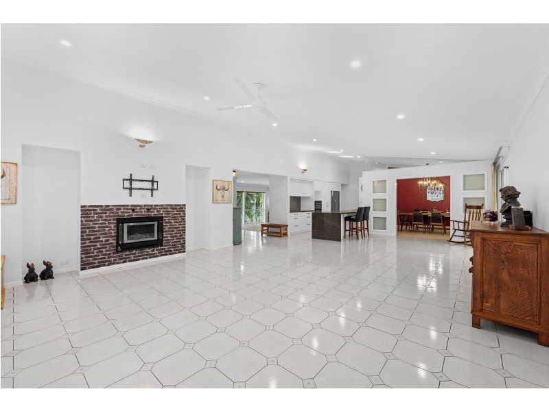 14 Cleveland Place, Stretton QLD 4116