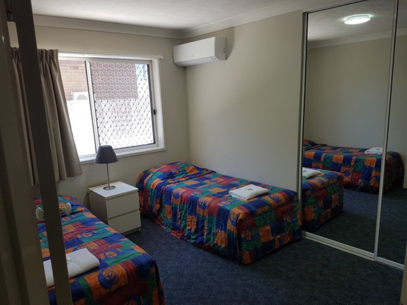 9-13 Parnoo Street, Chevron Island QLD 4217
