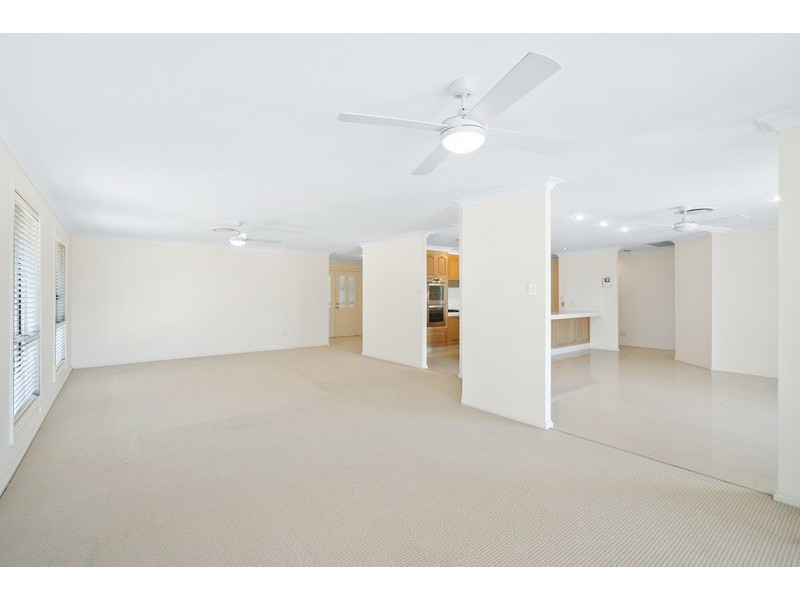 32 Ayrshire Avenue, Benowa Waters QLD 4217