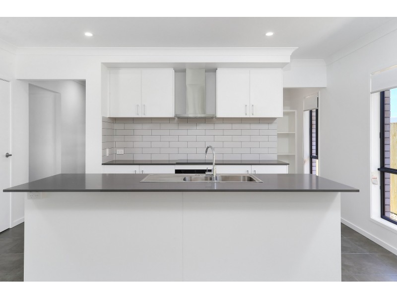 34 Aaron Circuit, Browns Plains QLD 4118