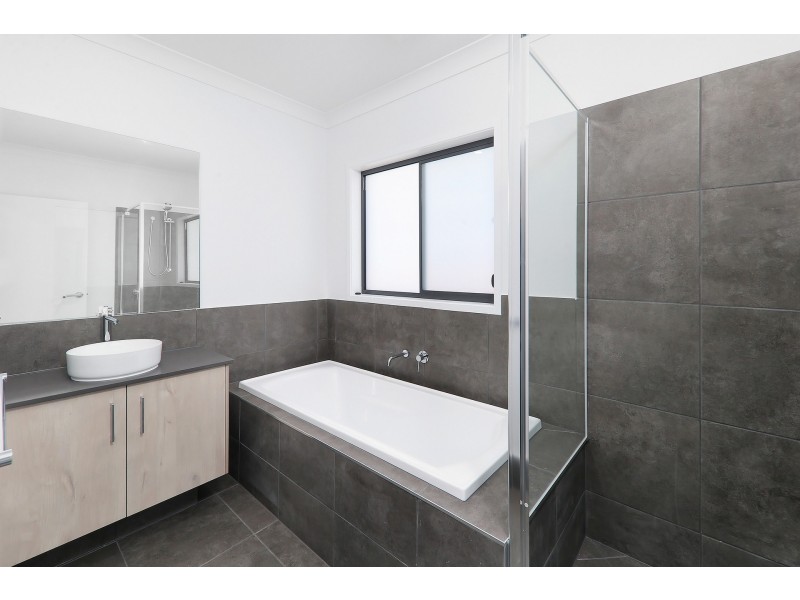 34 Aaron Circuit, Browns Plains QLD 4118