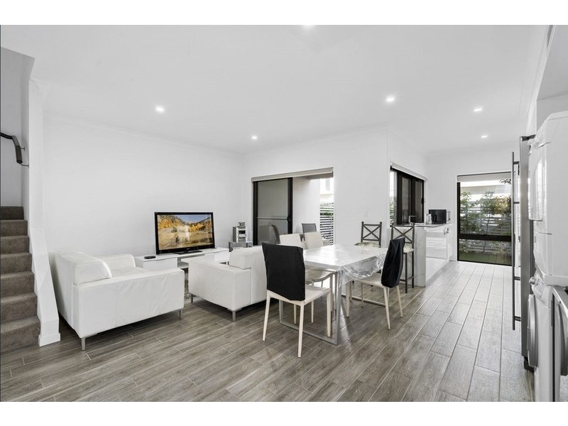 7/33 Sickle Ave, Hope Island QLD 4212
