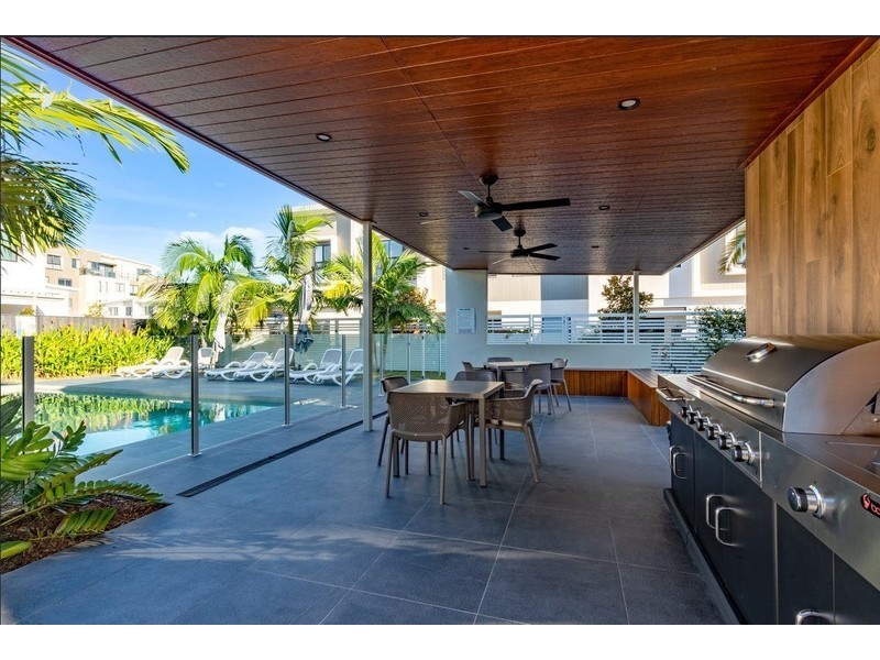 7/33 Sickle Ave, Hope Island QLD 4212