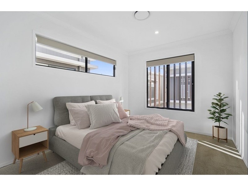 7/33 Sickle Ave, Hope Island QLD 4212