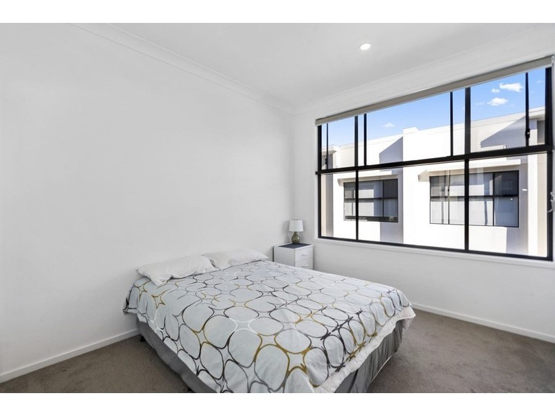 7/33 Sickle Ave, Hope Island QLD 4212