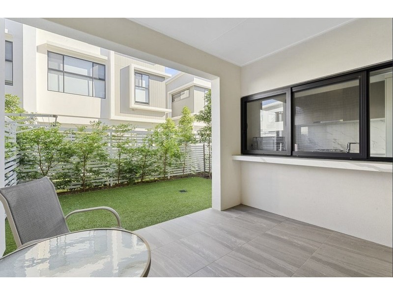 7/33 Sickle Ave, Hope Island QLD 4212