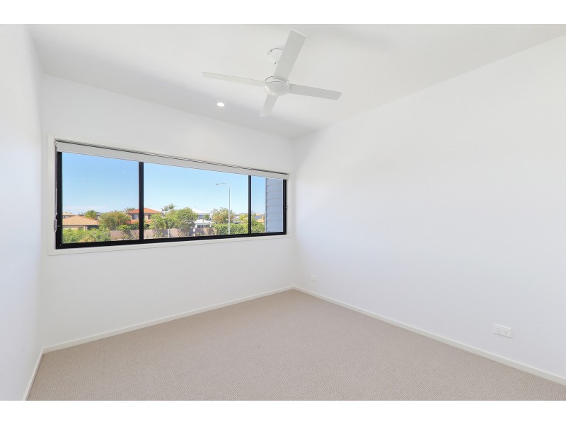 8 Ben Dally Drive, Helensvale QLD 4212