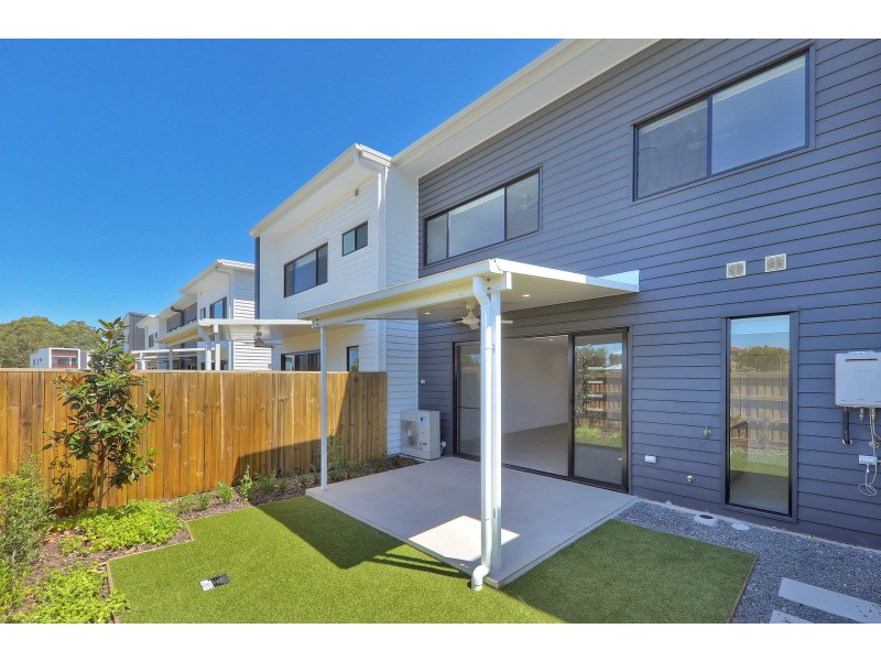 8 Ben Dally Drive, Helensvale QLD 4212