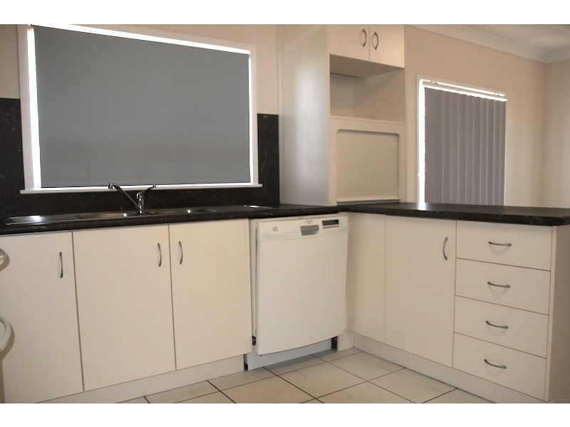 5 Leslie Street, Andergrove QLD 4740