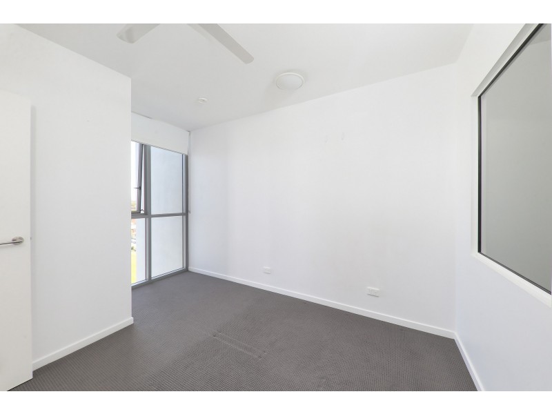 813/17 Bath Street, Labrador QLD 4215