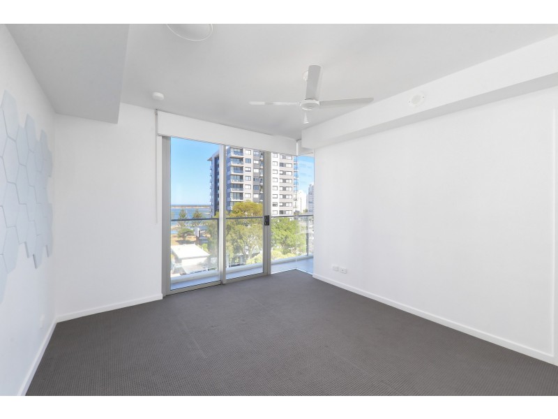 813/17 Bath Street, Labrador QLD 4215