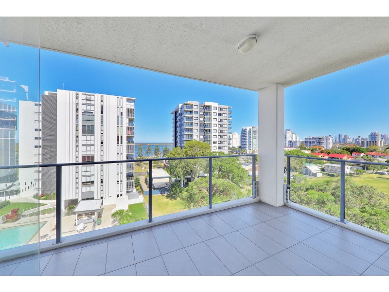 813/17 Bath Street, Labrador QLD 4215