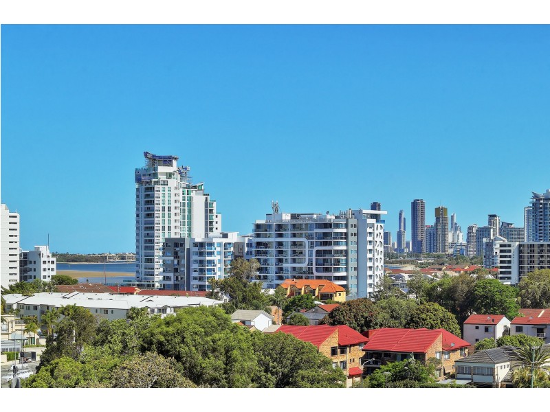 813/17 Bath Street, Labrador QLD 4215