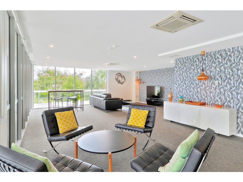 813/17 Bath Street, Labrador QLD 4215