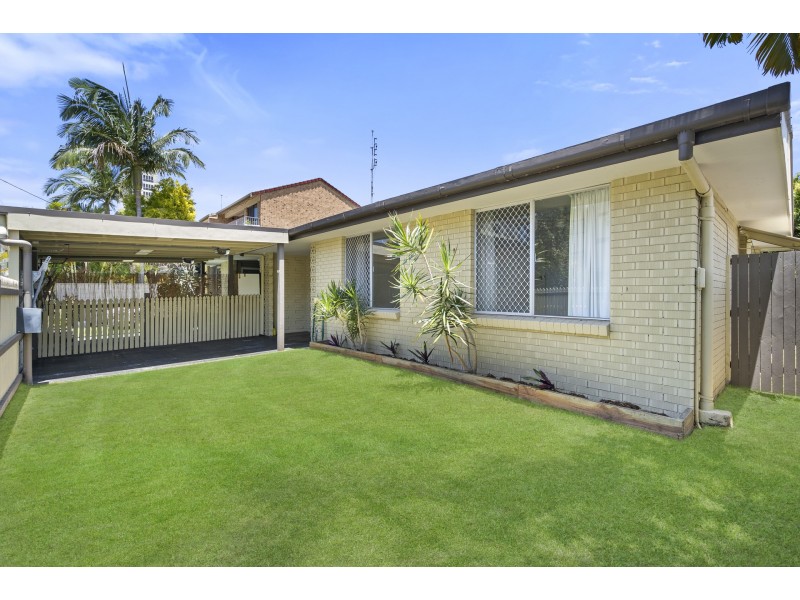 2/8 Phillip Street, Labrador QLD 4215