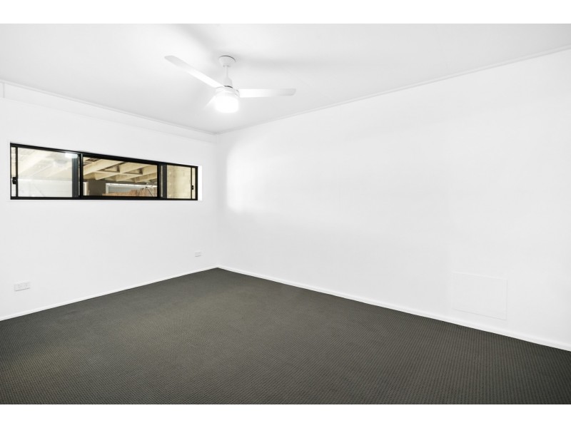 2/8 Phillip Street, Labrador QLD 4215