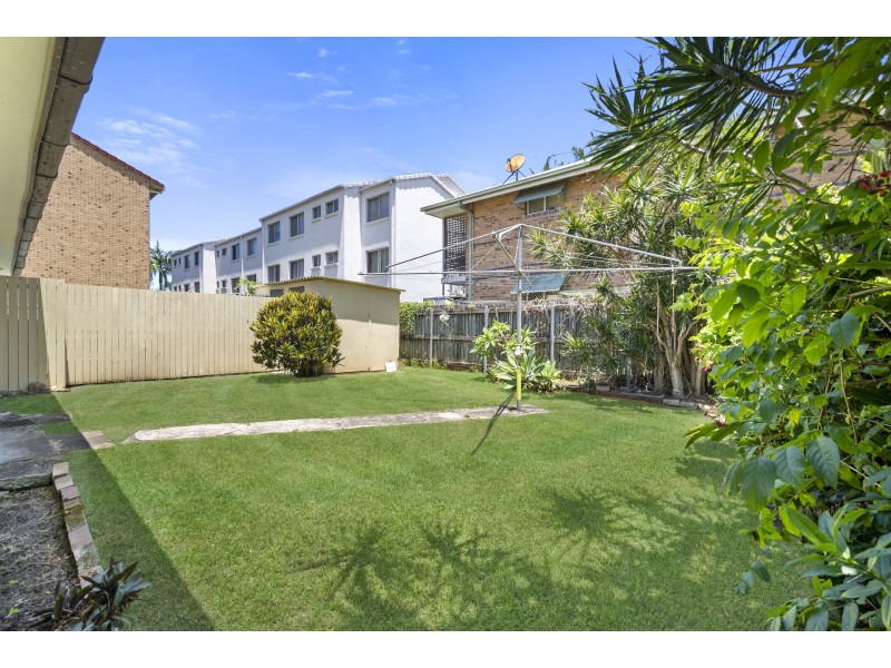 2/8 Phillip Street, Labrador QLD 4215