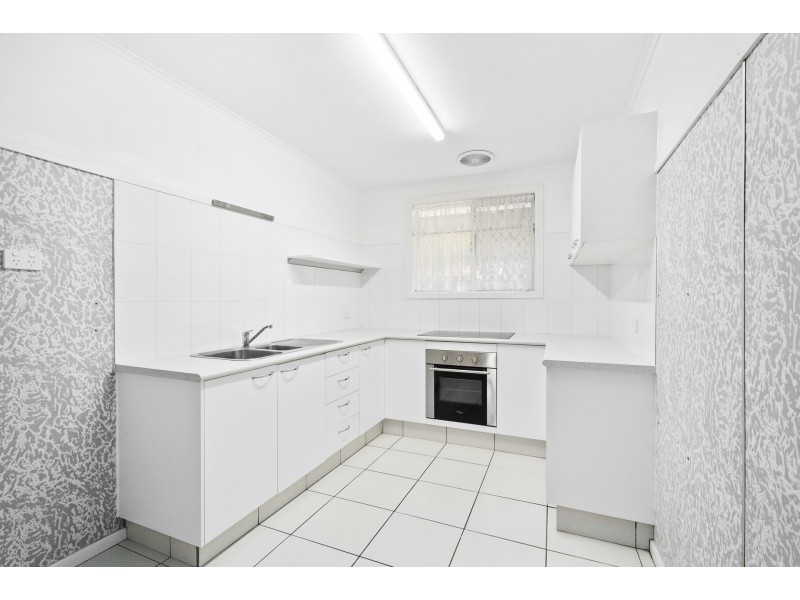 2/8 Phillip Street, Labrador QLD 4215