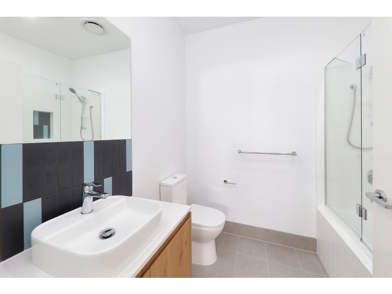 52/8 Ben Dally Drive, Helensvale QLD 4212