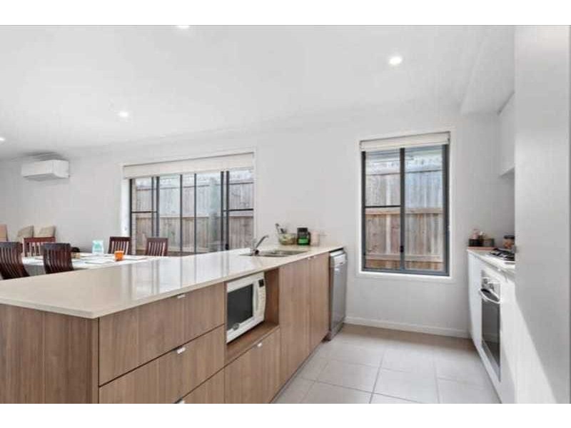 14 East Beaumont Road, Park Ridge QLD 4125