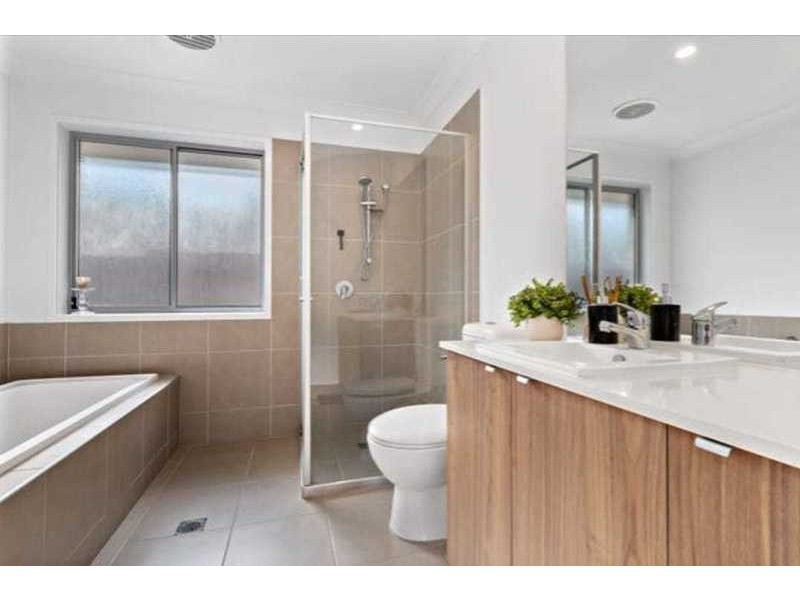 14 East Beaumont Road, Park Ridge QLD 4125