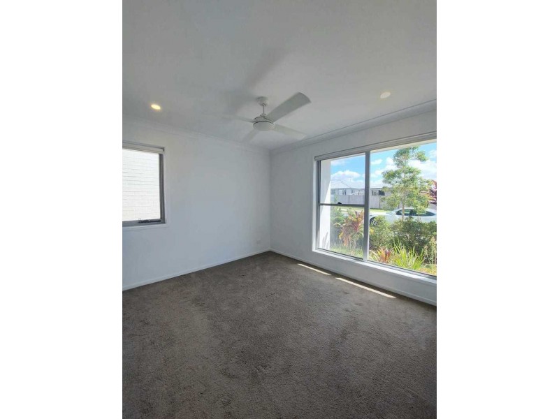 14 East Beaumont Road, Park Ridge QLD 4125