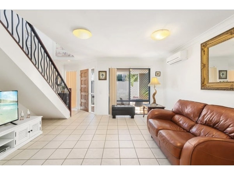 1404/2214 Gold Coast Highway, Mermaid Waters QLD 4218