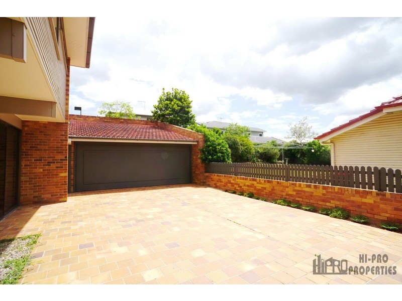 114 Waverly Road, Camp Hill QLD 4152
